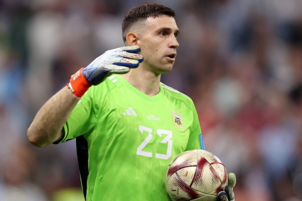 莫佩調(diào)侃撞傷萊諾成就大馬?。骸半y道他不應(yīng)該對(duì)我心存感激嗎？”